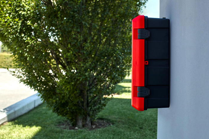 Caja extintora 6kg DAKEN 82020 ADAMANT 671x310x247mm roja