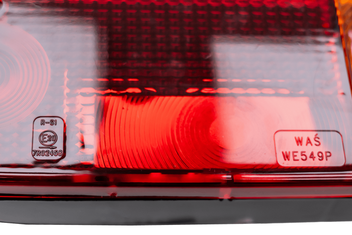 Lámpara trasera WAŚ WE549P 3 funciones derecha