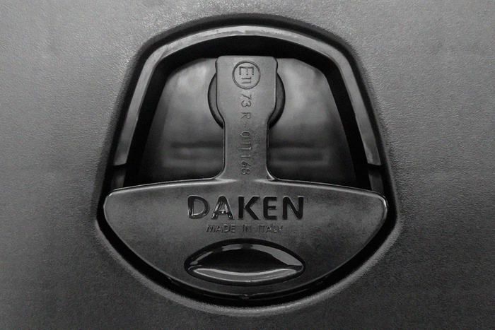 DAKEN 81100 JUST caja de herramientas 500x350x300mm 27l con soportes de montaje