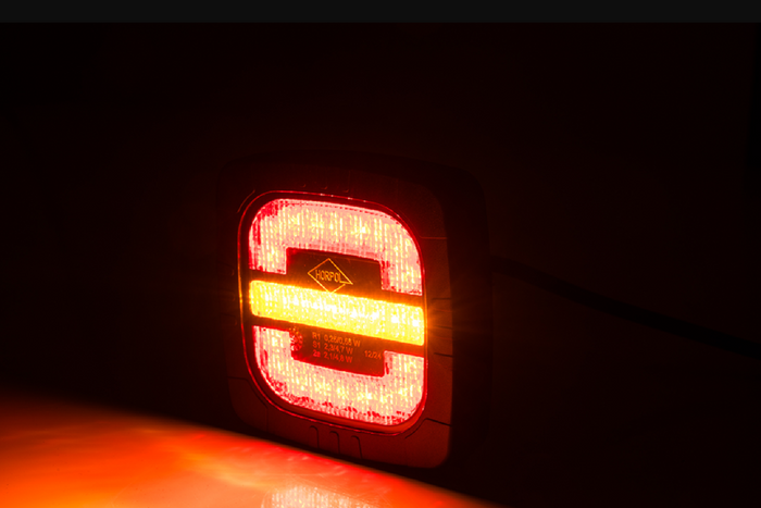 Luz trasera LED HORPOL ROCA LZD 2803 de 3 funciones, universal con soporte.