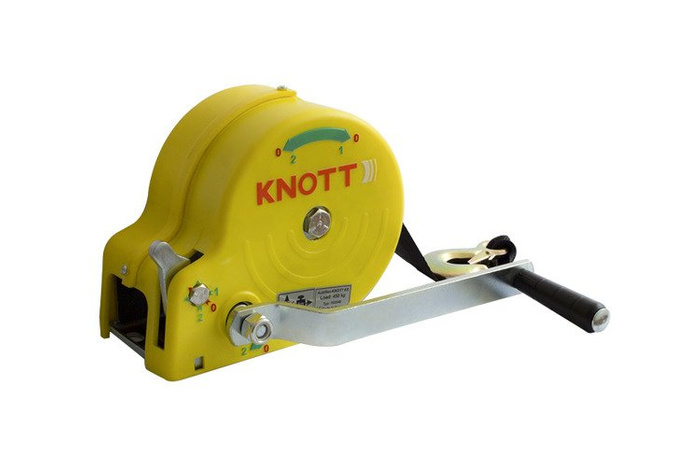 Cabrestante KNOTT 450 KG con cinta carcasa amarilla
