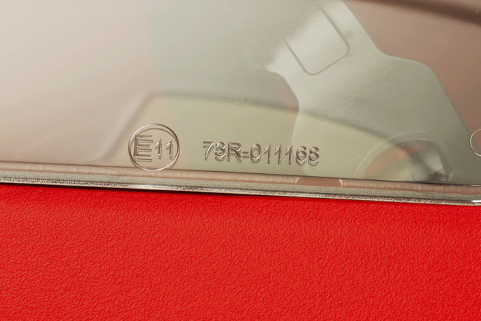 Caja extintor 6kg DAKEN 82070 ADAMANT 611x310x247mm rojo