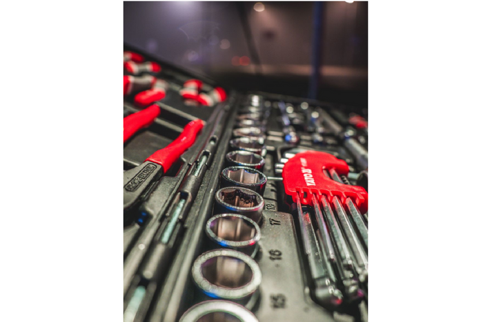 Juego de herramientas YATO YT-38901 1/2" 1/4" 122 piezas.