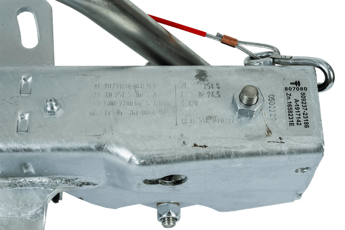 Dispositivo de inercia AL-KO 251S con enganche AK270 para remolque de 2700kg con lanza en V