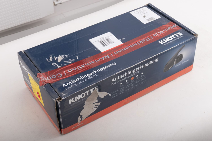 Enganche de bola OUTLET KNOTT KS30 con estabilizador para remolque de 3000 kg con lanza de tubo de 50 mm 85