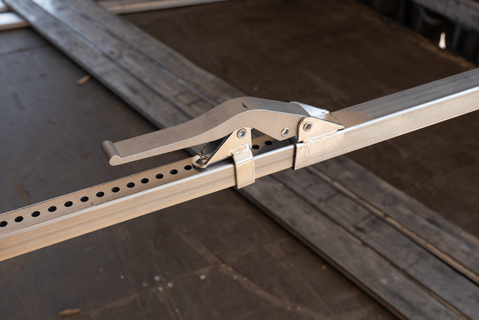 Barra de sujeción de carga UNITRAILER 1880-2852 mm