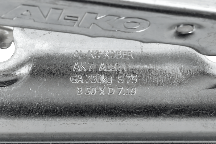 Enganche de bola AL-KO AK7 PLUS para remolque de 750 kg con barra de tiro tubular de 50 mm
