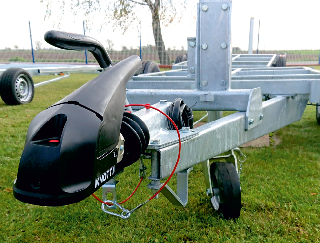 Enganche de bola KNOTT KS30 con estabilizador para remolque de 3000kg con lanza tubular de 35-50mm