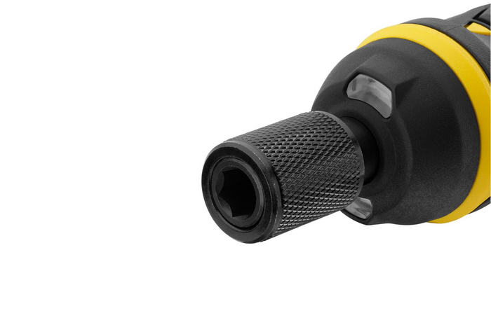 Destornillador inalámbrico STANLEY de 4 V con cargador y puntas