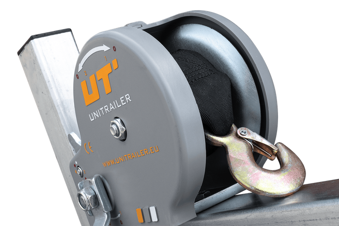 Vástago UNITRAILER con cabrestante y soporte para remolque de barco