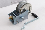 Cabrestante manual OUTLET para remolque KNOTT de 1135 kg con cable de acero