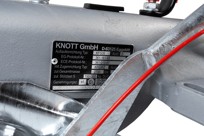 Dispositivo de inercia KNOTT KFG35D con enganche K35C para remolque de 3500kg con lanza en V