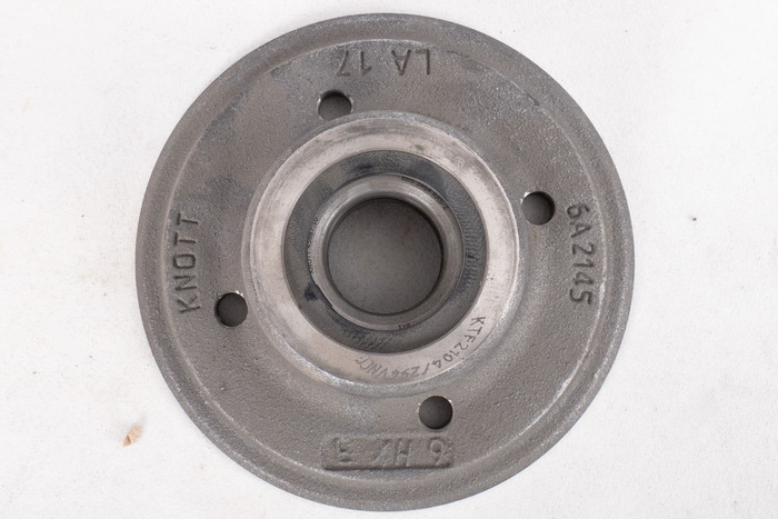 Buje de salida con rodamiento para eje sin freno KNOTT 4x98