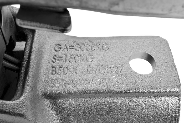 Enganche de bola WINTERHOFF WW 30-D3-K1212 para remolque de 3000 kg con barra de tiro de tubo de 50-51 mm, hierro fundido.
