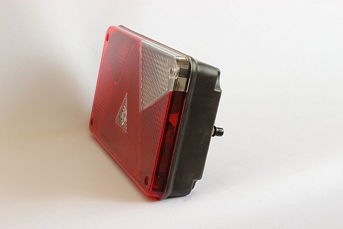 ASPÖCK Luz trasera Multipoint V, 7 funciones, derecha