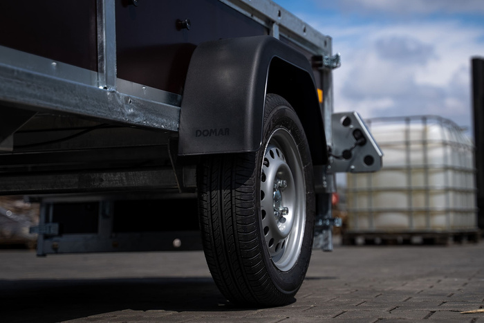 Juego de dos guardabarros para remolque de 13-14" DOMAR D20112 pasos de rueda planos 660/190mm