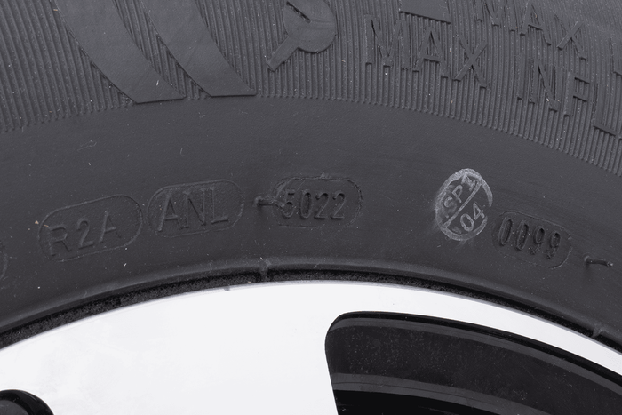 OUTLET Rueda de remolque reforzada NEUMÁTICO KENDA 165 R13C 96/94N LLANTA ALU STARCO 5Jx13 4x100 ET:30 60.5mm