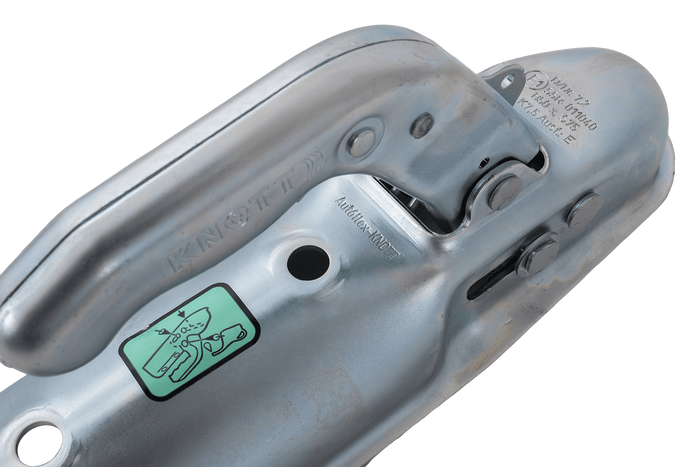 Enganche de bola KNOTT K7.5-E para remolque de 750 kg con barra de tiro tubular de 70 mm