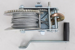 Cabrestante manual OUTLET para remolque KNOTT de 1135 kg con cable de acero