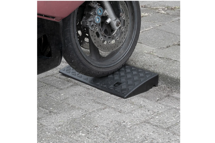 Juego de dos rampas de acceso para vehículos ProPlus 361570, rampas de goma de 7 cm, 3000 kg.