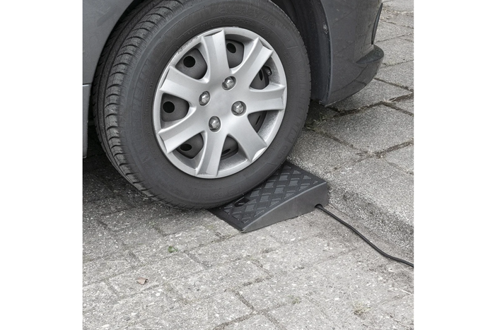 Juego de dos rampas de acceso para vehículos ProPlus 361570, rampas de goma de 7 cm, 3000 kg.