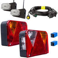 Juego de luces: luces traseras DOBPLAST DPT35 + luces de posición laterales ASPÖCK FLEXIPOINT I + arnés MANTES de 7 pines y 5,2 m