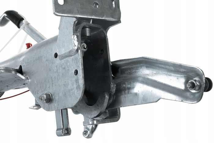 Dispositivo de inercia KNOTT KF27B con enganche K27A para remolque de 2700kg con lanza en V y soporte para rueda de apoyo