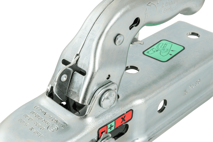 Enganche de bola KNOTT KQ14-B para remolque de 1400 kg con barra de tiro cuadrada de 60 mm