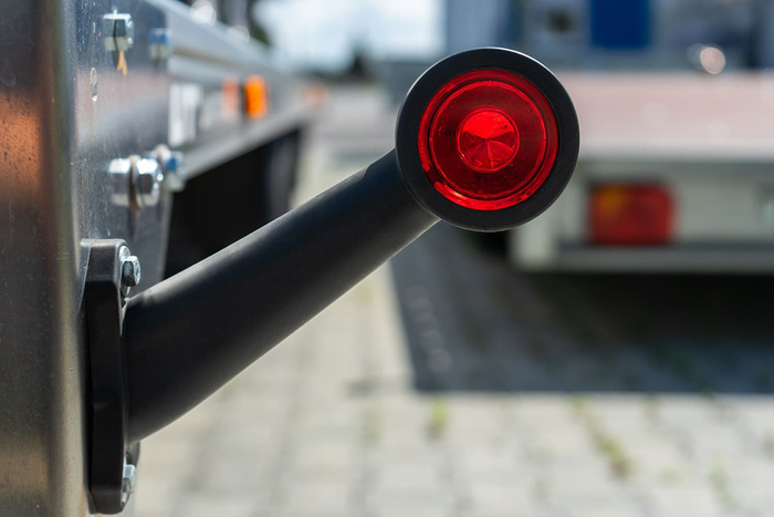 Lámpara de posición izquierda LED HORPOL LD 726/L sobre brazo de goma