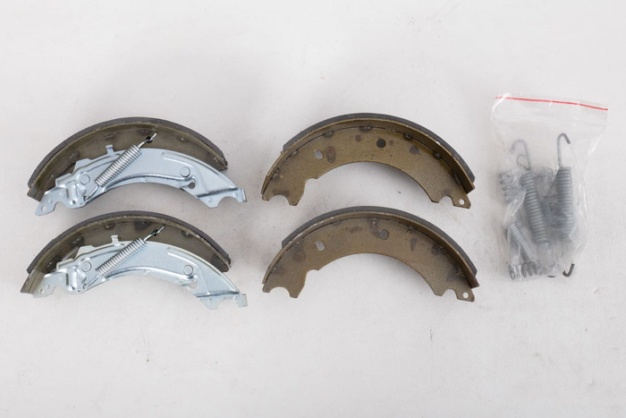 Zapatas de freno para ejes con freno KNOTT 200x50 JUEGO