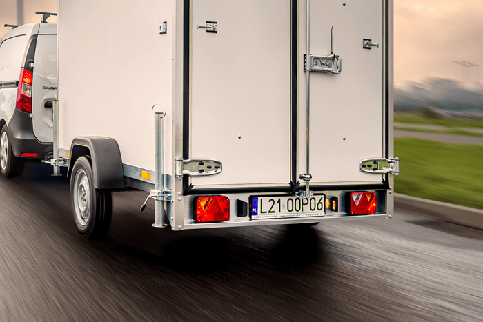 Luces traseras DOBPLAST DPT35 + arnés MANTES 4m 13PIN