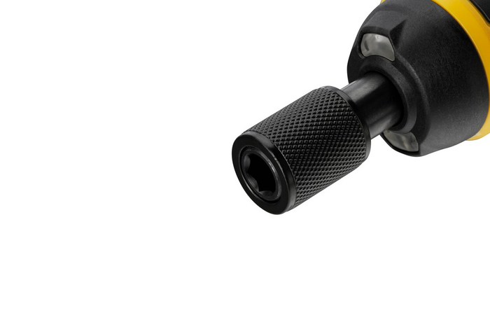 Destornillador inalámbrico STANLEY de 4 V con cargador y puntas