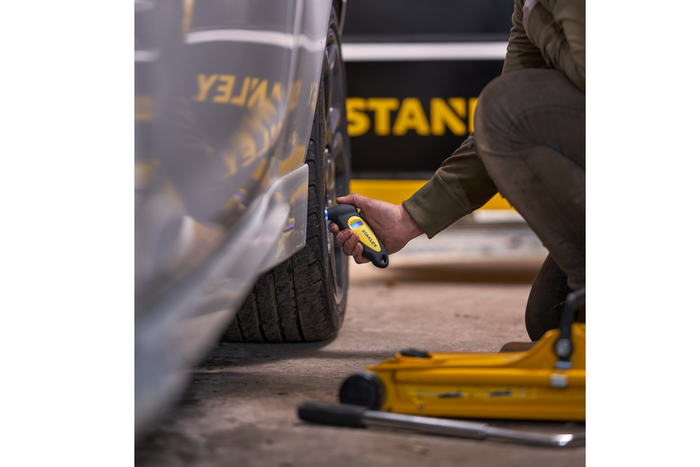 Manómetro digital de presión de neumáticos STANLEY para automóviles, rango de 0 a 6,2 bares.