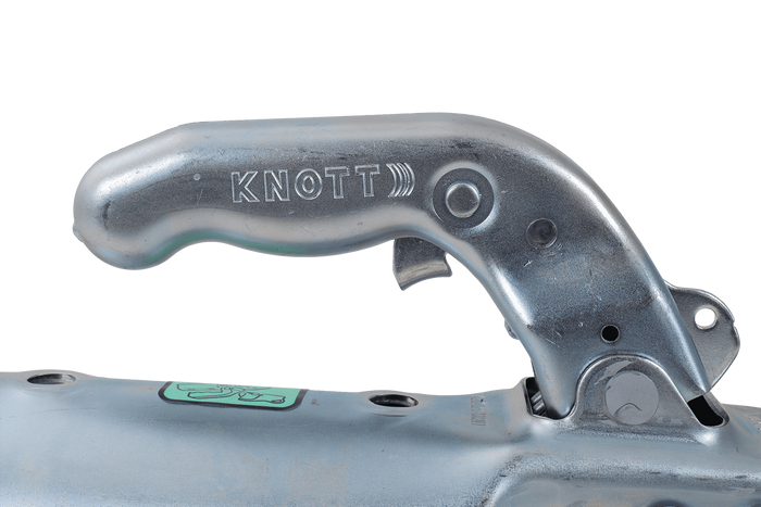 Enganche de bola KNOTT K7.5-E para remolque de 750 kg con barra de tiro tubular de 70 mm