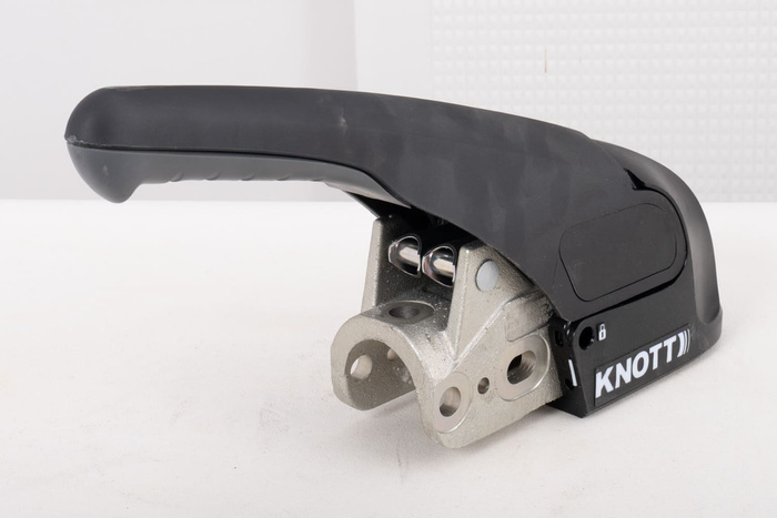 Enganche de bola OUTLET KNOTT KS30 con estabilizador para remolque de 3000 kg con lanza de tubo de 50 mm 85