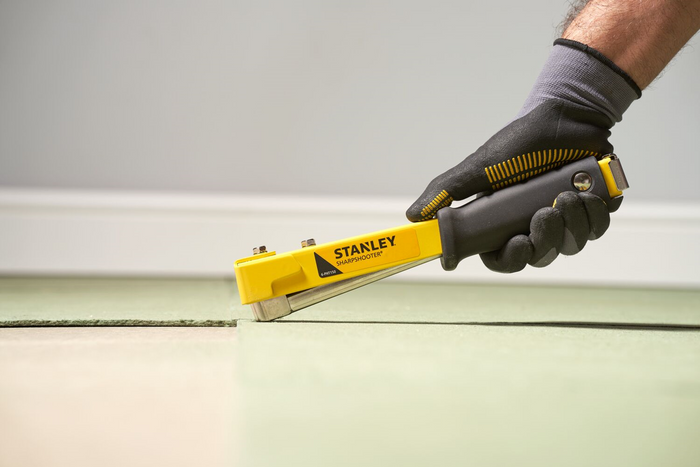 Grapadora de martillo STANLEY 6-PHT150