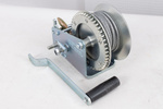 Cabrestante manual OUTLET para remolque KNOTT de 1135 kg con cable de acero