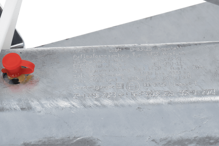 Dispositivo de inercia KNOTT KF20A con enganche K20B para remolque de 2000kg con lanza en V