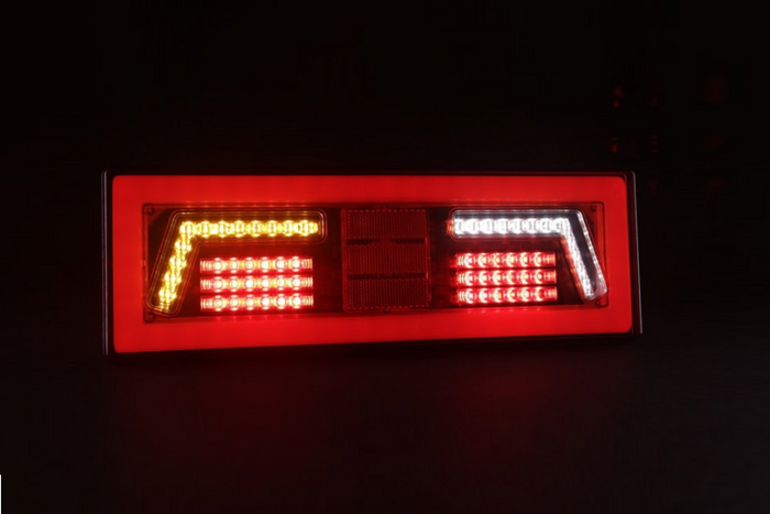 Luz trasera LED KAMAR L1829 6 funciones derecha