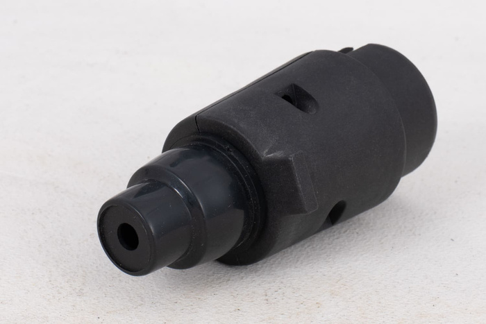 Enchufe UNITRAILER de 7 pines para toma de enganche de remolque