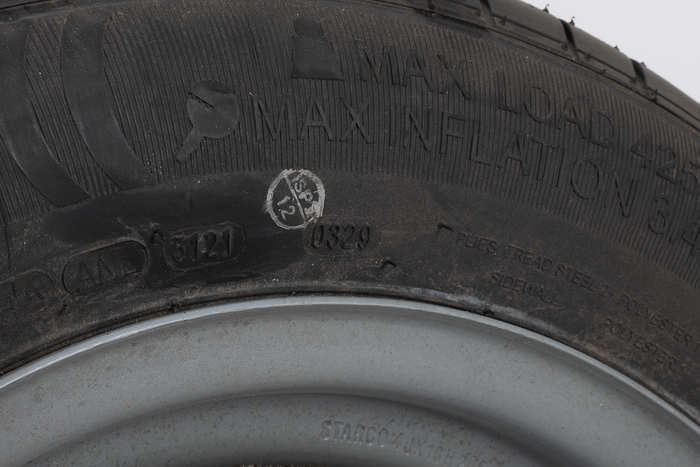 OUTLET Rueda de remolque NEUMÁTICO KENDA 145/80 R13 78N LLANTA KENDA 4Jx13"H2 4x100 ET:30