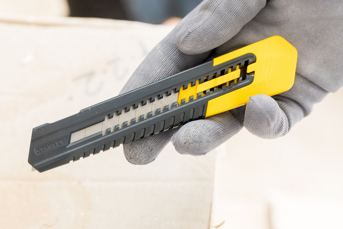 Cuchillo de hoja desprendible STANLEY 1-10-151 de 18 mm