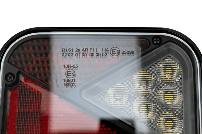 Piloto trasero FRISTOM FT-270 LED CANBUS 6 funciones derecho