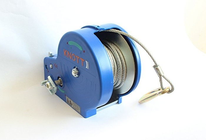 Cabrestante Knott 1135 kg con cable carcasa azul