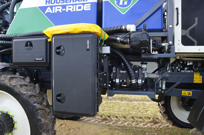 DAKEN 81108 JUST caja de herramientas 826x500x470mm 127l con soportes de montaje