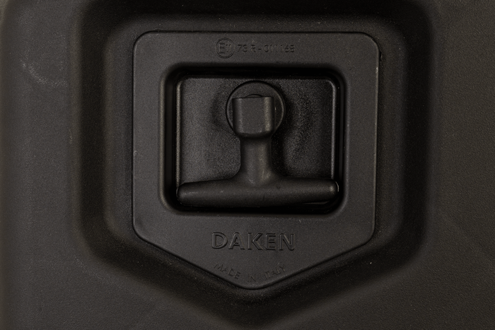 DAKEN 81205 ARKA caja de herramientas 685x500x500mm 109l