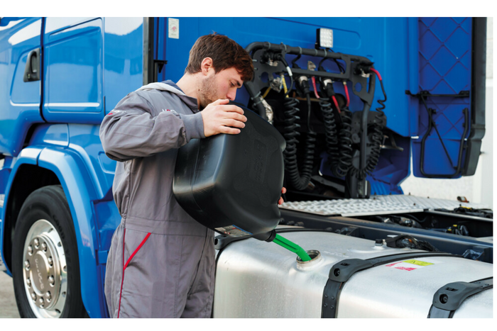 Bidón de plástico LAMPA de 20L con embudo