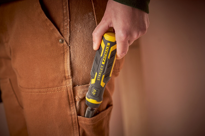 Destornillador inalámbrico STANLEY de 4 V con cargador y puntas