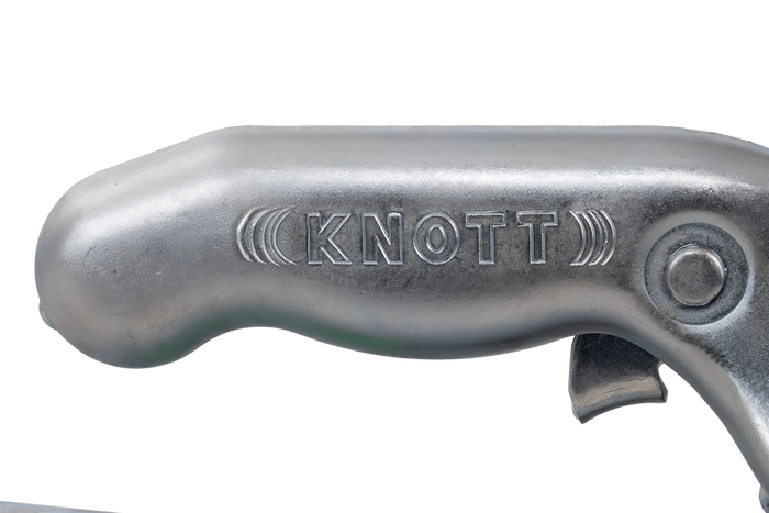 Enganche de bola KNOTT KQ14-C para remolque de 1400 kg con barra de tiro cuadrada de 70 mm
