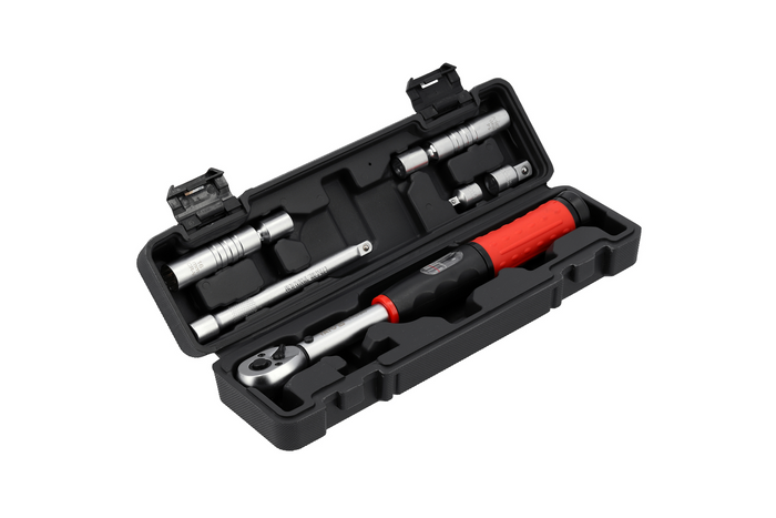 Juego de llaves dinamométricas YATO de 6 piezas, 3/8" y 10–60 Nm para el reemplazo de bujías.